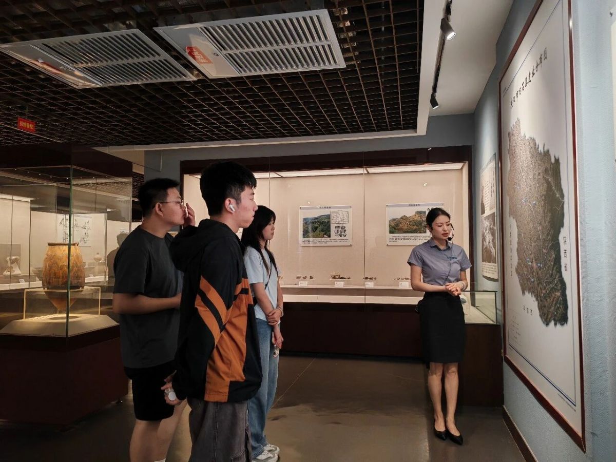 庆阳市博物馆迎来暑期高校研学实践热潮