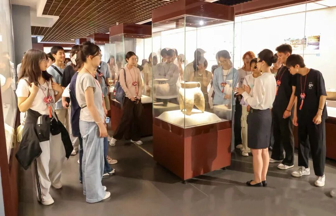 庆阳市博物馆迎来暑期高校研学实践热潮