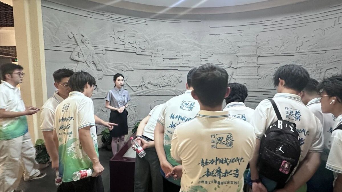 庆阳市博物馆迎来暑期高校研学实践热潮