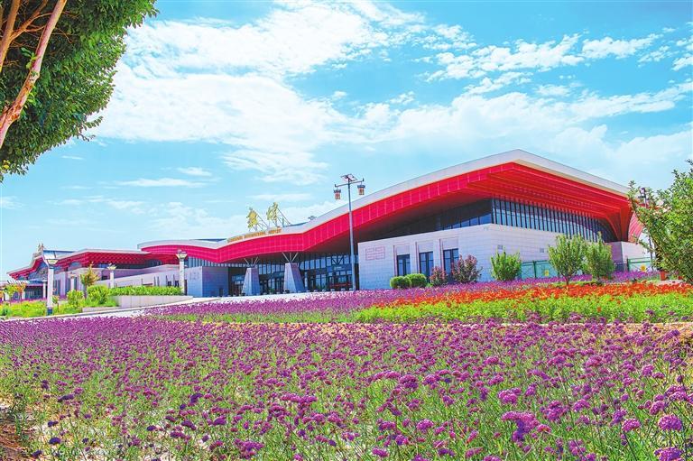 兰州铁路口岸北站物流园。(记者丁凯)