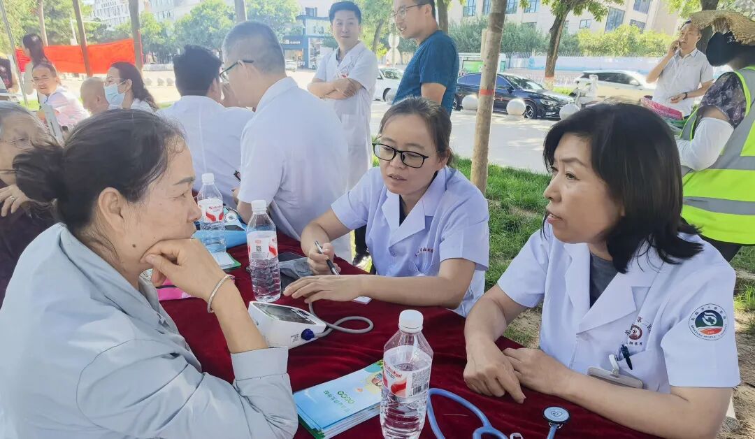 开展环境卫生整治 助力文明城市创建&mdash;&mdash;庆阳市卫生健康委在行动