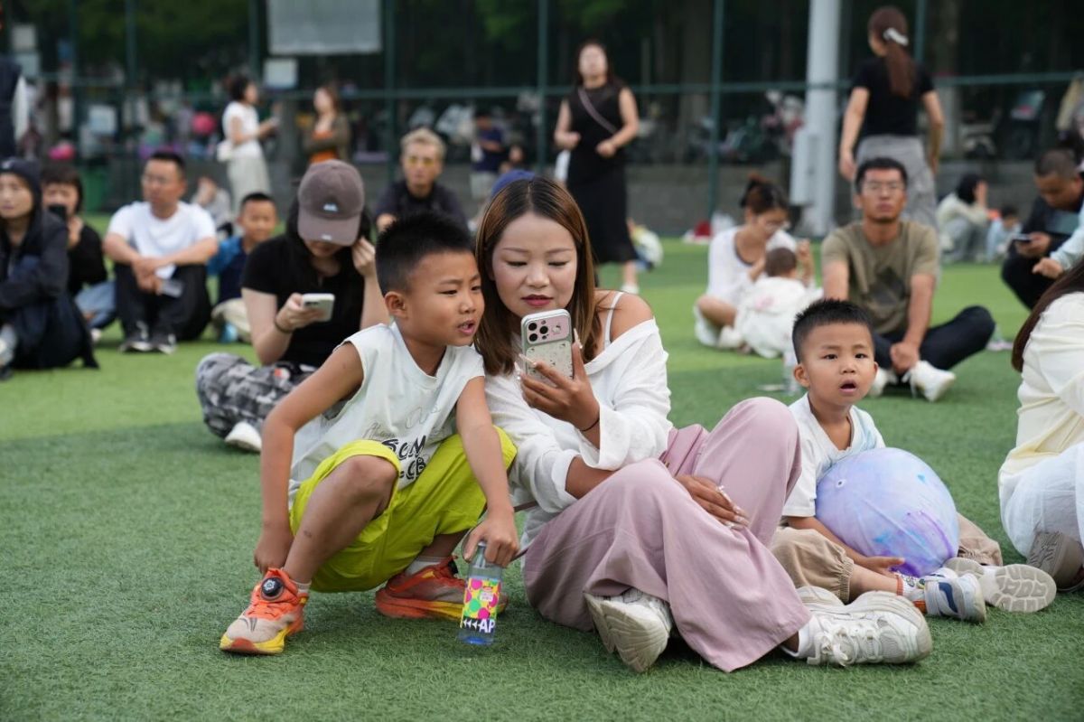 “夏日音浪· 爱在庆阳”2026年消夏音乐季第二季在海绵绿地公园精彩开唱