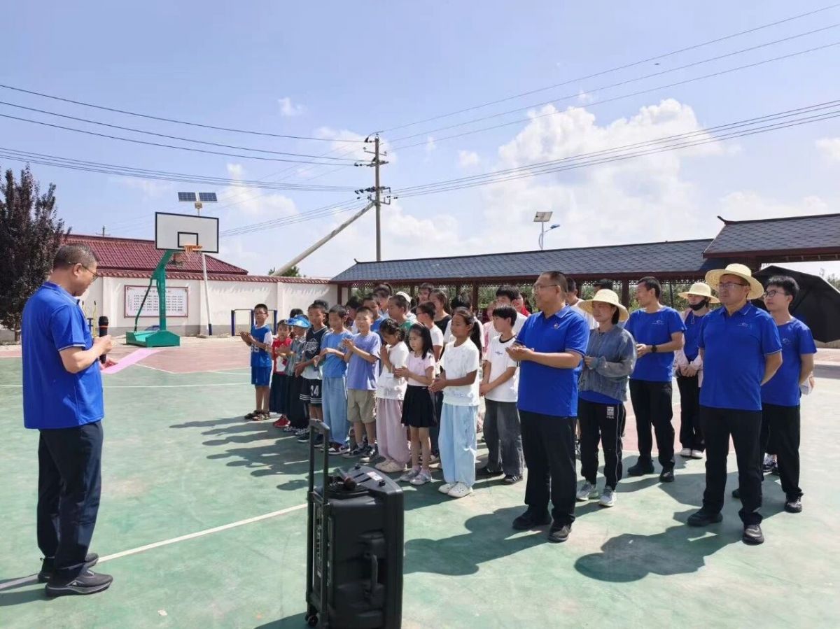 市政府外事办赴彭阳村开展关爱留守儿童主题志愿服务活动