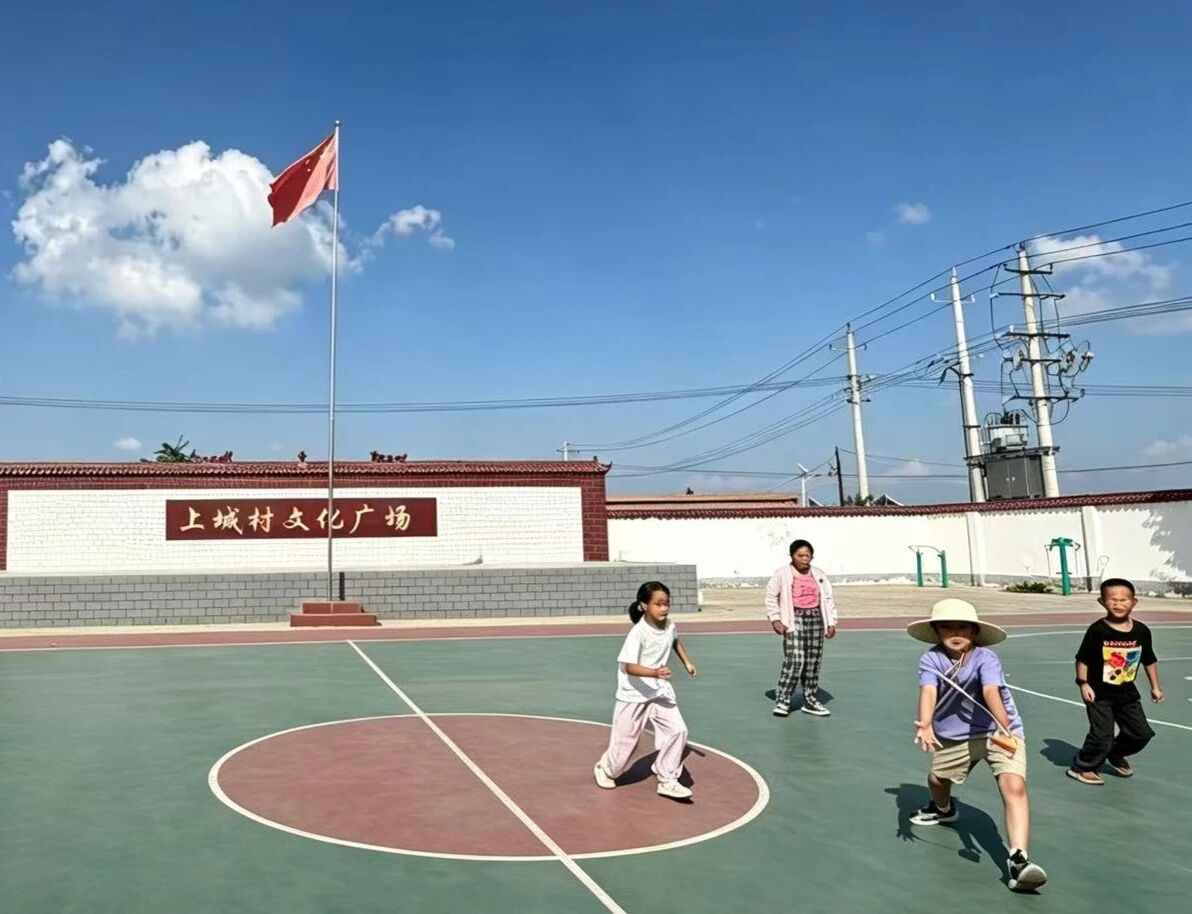 市政府外事办赴彭阳村开展关爱留守儿童主题志愿服务活动