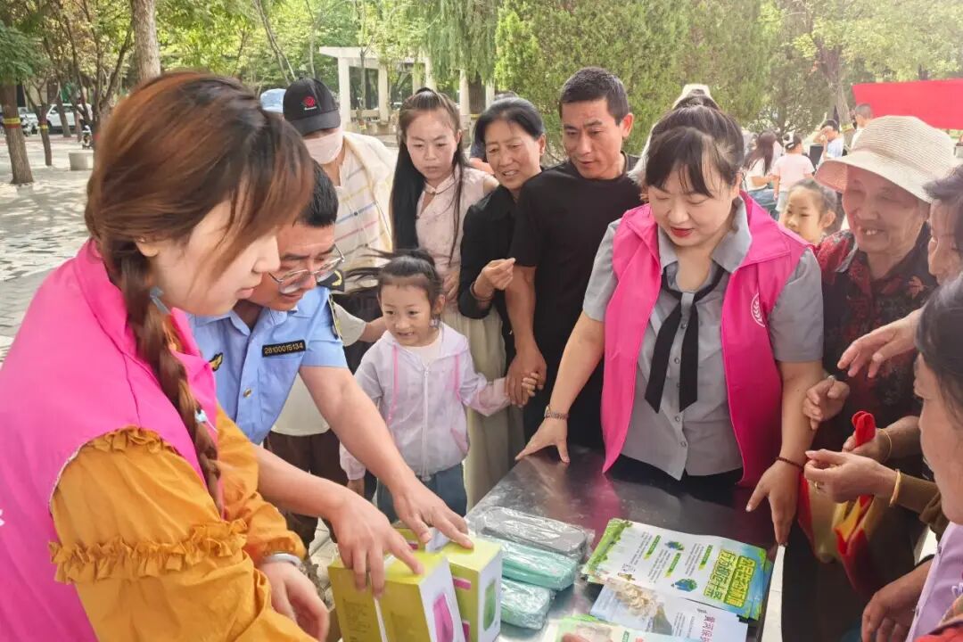 庆城县开展《生态环境法典》环检联动宣传活动