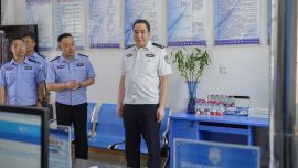 雷晓刚同志调研华池公安工作