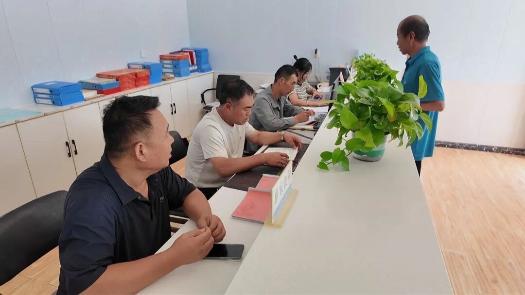 走进悦乐镇新堡村，村务公开栏、小微权力运行流程图清晰醒目，线上监督渠道同步畅通。镇上依托村级小微权力 &ldquo;六步工作法&rdquo; 构建闭环管理体系，推动监督力量下沉田间地头，把监督关口前移至村级议事、资金物资发放全过程，倒逼村级事务办理全程公开、全程可追溯，切实防范基层微腐败，让惠民政策落地不走样。
