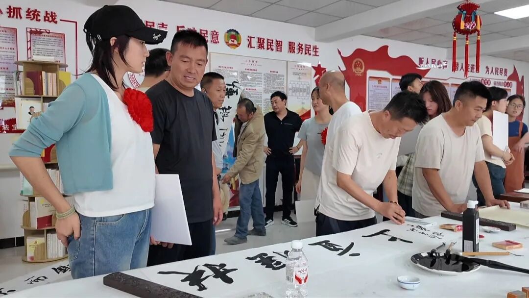 华池县王咀子乡举办 “情润学子 筑梦启航” 困难大学生资助活动