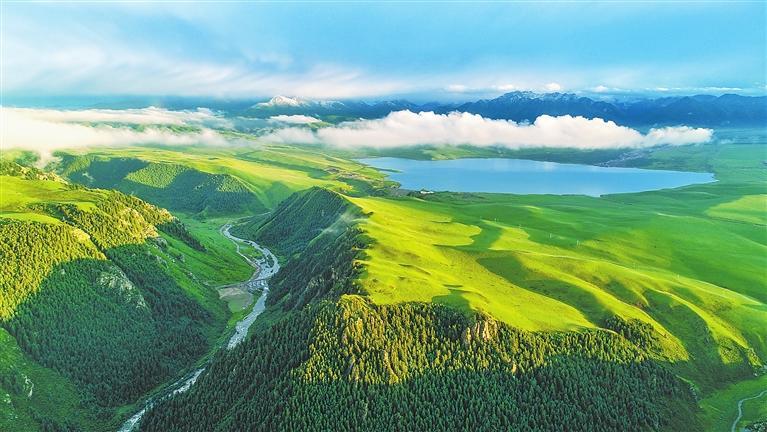祁连山北麓壮美的生态画卷。(通讯员王超)
