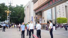 雷晓刚督导调研秋季开学校园安全工作