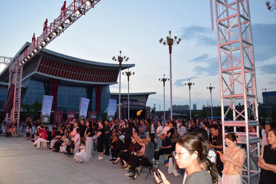 “秦韵传非遗 产园更辉煌”戏曲综艺惠民晚会圆满举办