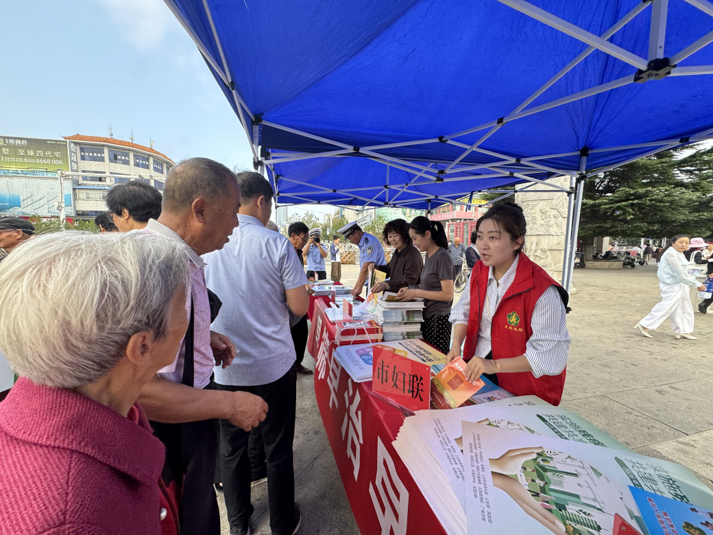 庆阳市妇联开展全国残疾预防日集中宣传活动