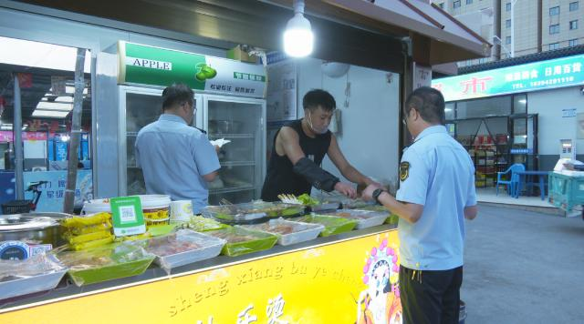 合水县市场监督管理局开展夜市市场秩序专项检查