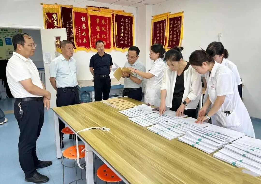 庆阳市残联党组书记王建刚调研指导市康复医院工作