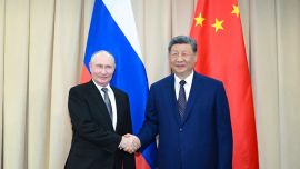习近平会见俄罗斯总统普京