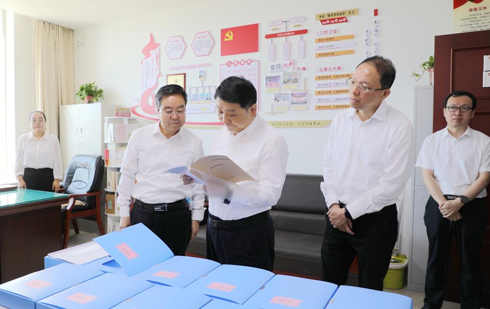 市委书记周继军在市委组织部、市委编办、市直机关工委、市委老干部局调研