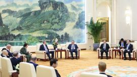 李强会见美中贸易全国委员会董事会代表团