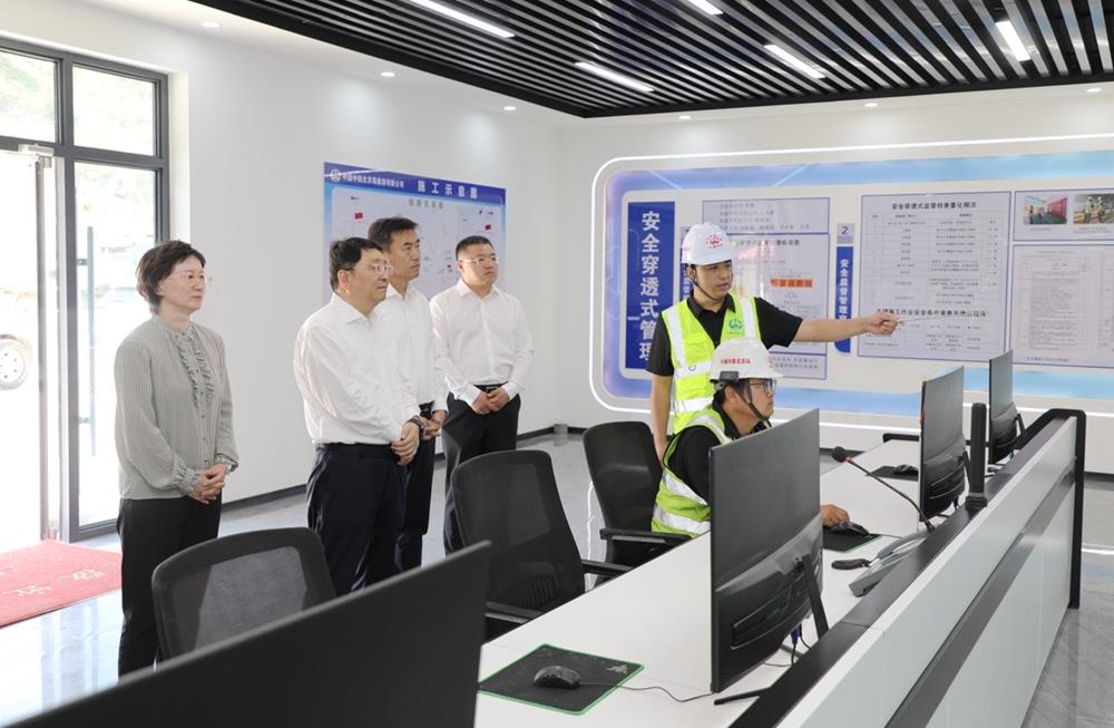 周继军在镇原县调研时强调 坚持极限思维底线思维深化隐患排查整治 以时时放心不下的责任感守护人民群众生命财产安全