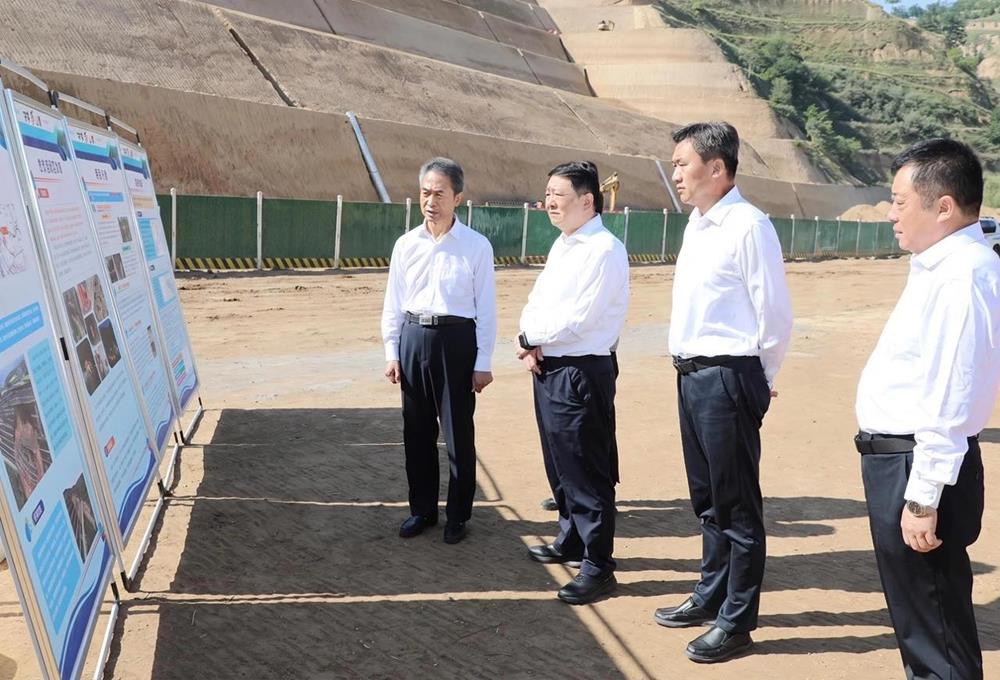 周继军在镇原县调研时强调 坚持极限思维底线思维深化隐患排查整治 以时时放心不下的责任感守护人民群众生命财产安全
