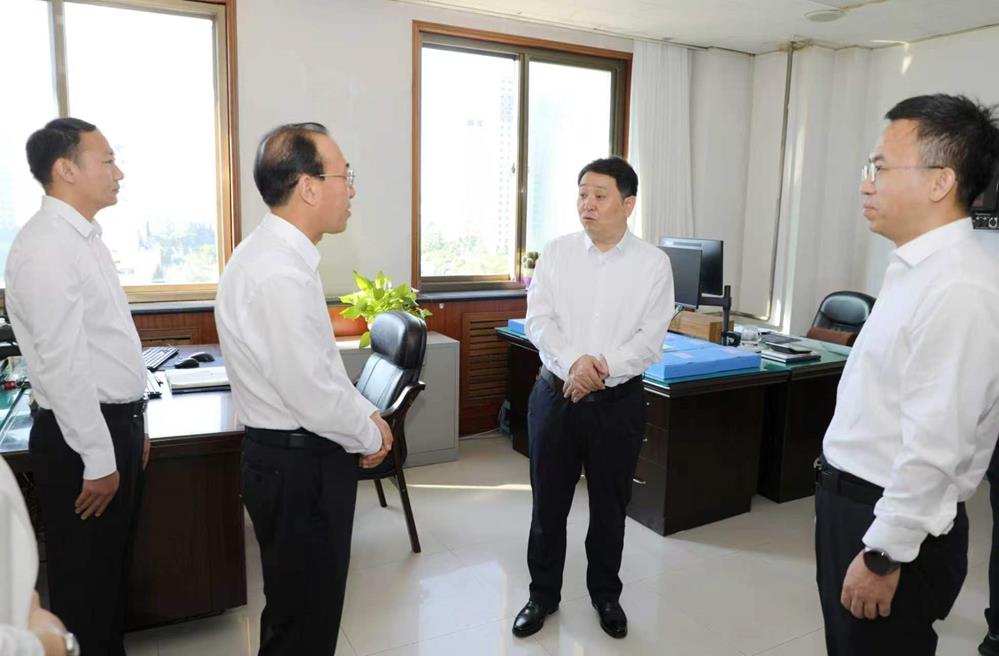 周继军在市直经济决策类部门调研时强调 攻坚决战抓整治 实干担当抓发展 奋力当好庆阳高质量发展“主力军”