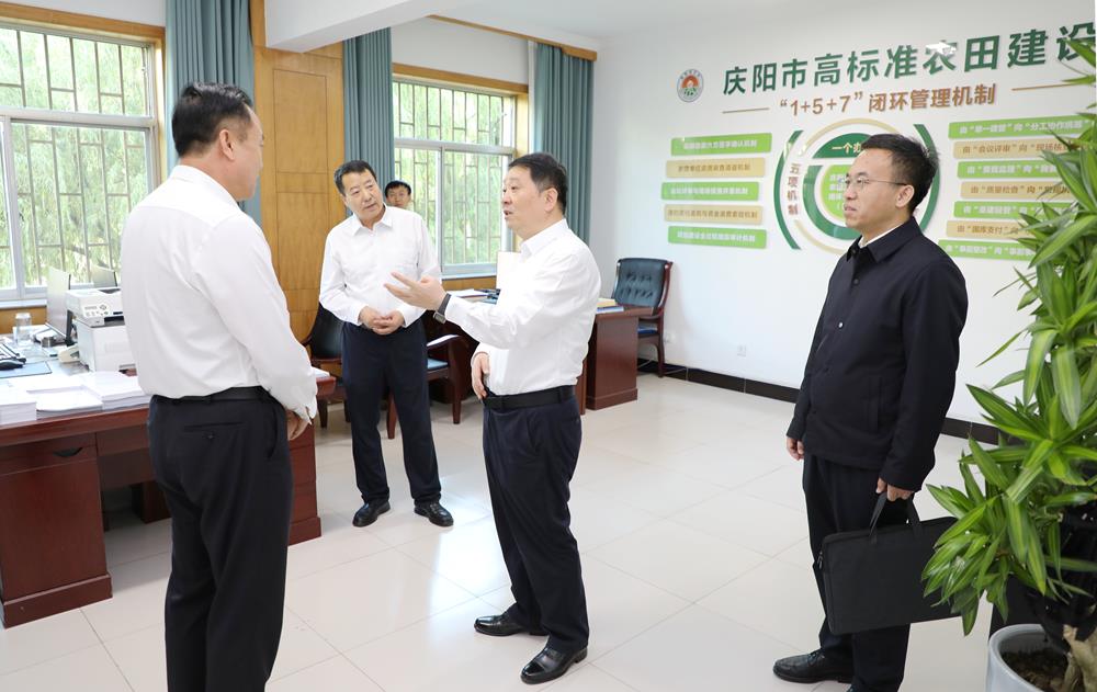 周继军在市直经济决策类部门调研时强调 攻坚决战抓整治 实干担当抓发展 奋力当好庆阳高质量发展“主力军”