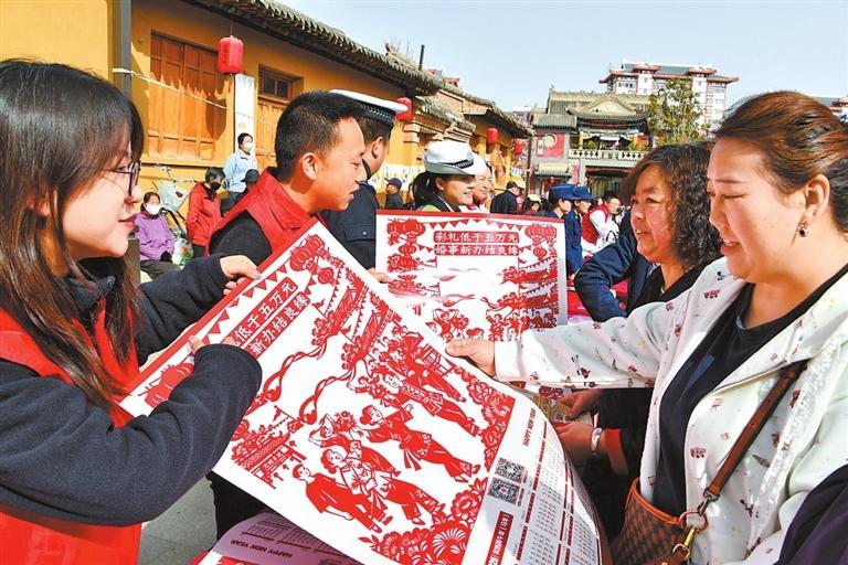 陇西县举办“梨花为媒·阅遇良缘”青年交友联谊活动。