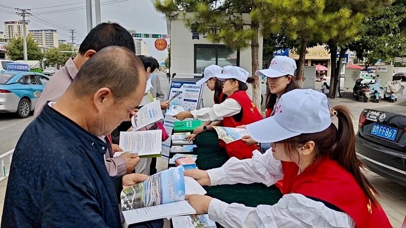 西峰区解放路街道:主题党日“接地气” 创城服务“聚人气”