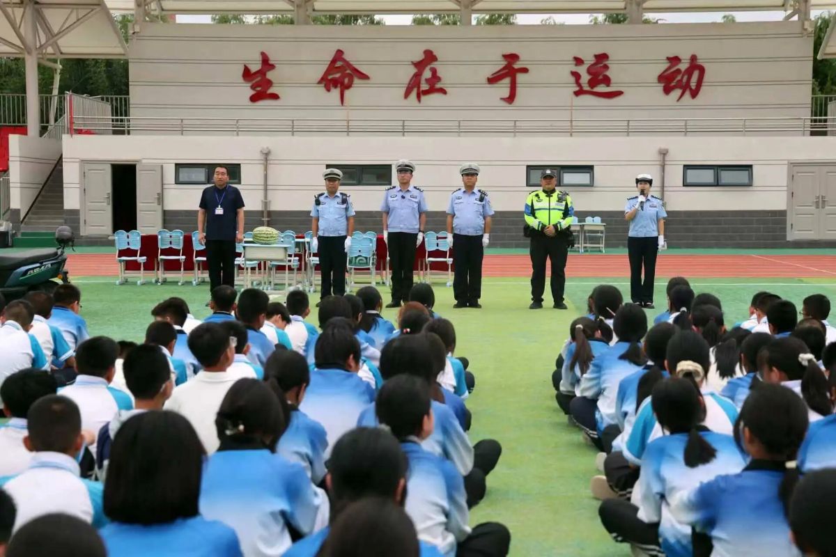 实景体验学交规 安全文明润人心