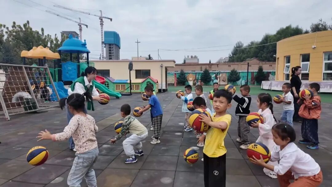 贺娜：扎根乡土守初心 匠心育人绽芳华
