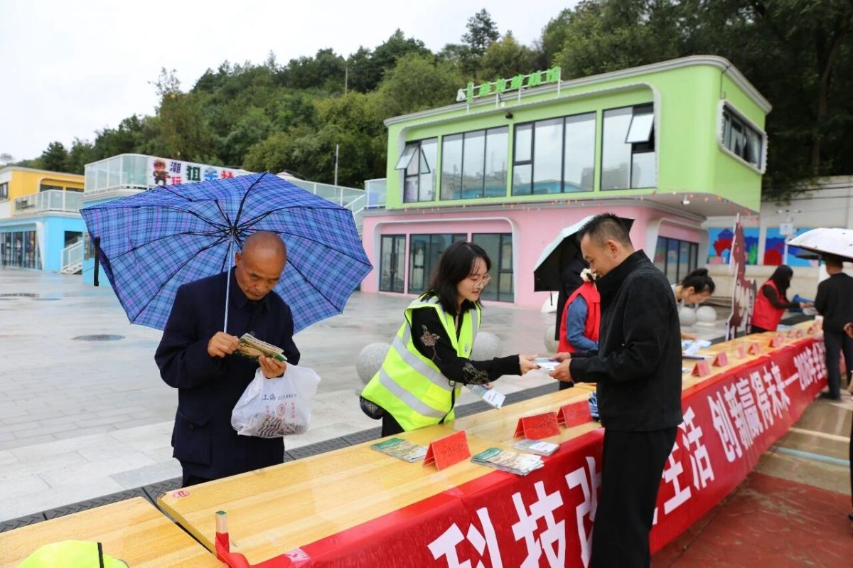 甘肃煤田地质局庆阳资源勘查院积极参加2026年全国科普月宁县县级主场集中宣传活动