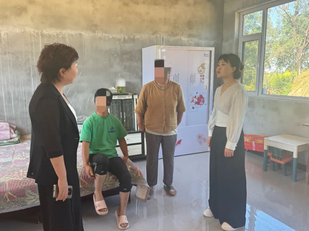 庆阳市“陇姐普法乡村行”暨“巧儿”说法进家庭活动护航“她”权益