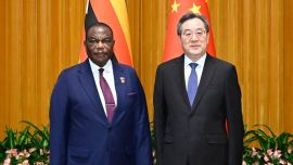 丁薛祥出席2026年全球服务贸易峰会并会见与会外国政要