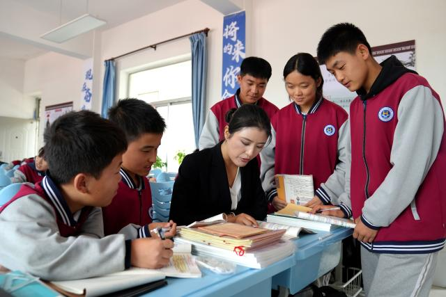 秦婕:九年坚守润乡土 一片丹心育桃李