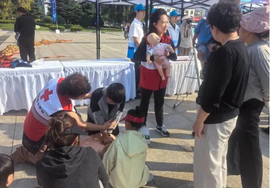 庆阳市各级红十字会开展“世界急救日”主题宣传活动