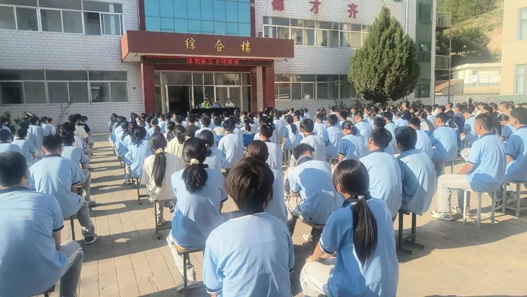 华池交管大队扎实开展秋季开学季交通安全主题宣传活动