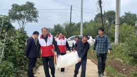 正宁县红十字会开展困境儿童关爱慰问活动