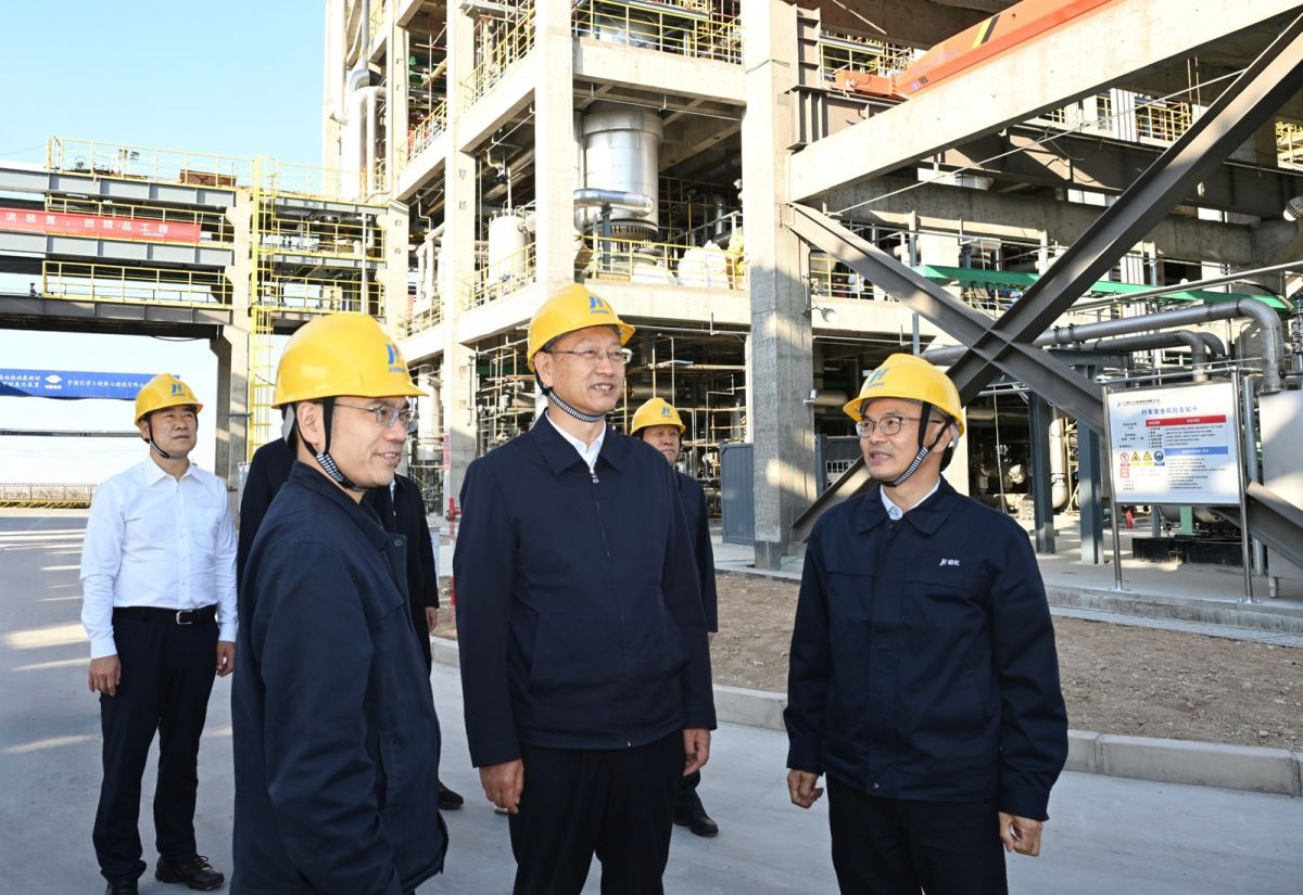 9月14日至15日，省委副书记、代省长孔绍逊在酒泉市、嘉峪关市调研。（新甘肃&middot;甘肃日报记者盛学卿）