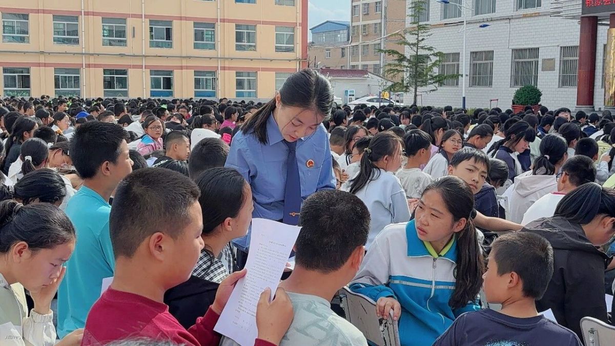庆阳市检察机关集中开展“开学法治第一课”活动(三)