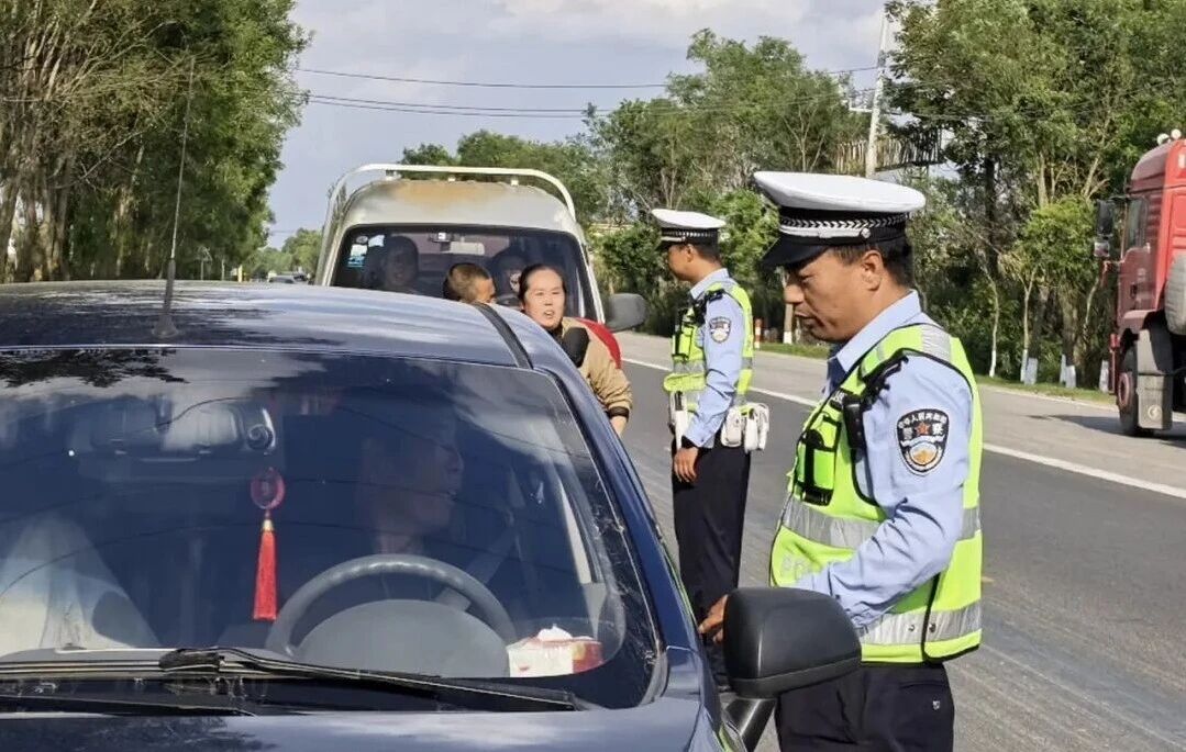 织密秋收“安全网”,护航乡间“丰收路”
