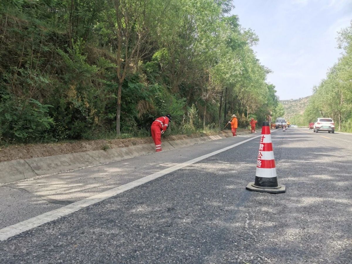 华池公路段全力保障2026南梁红色旅游影视艺术周道路畅通
