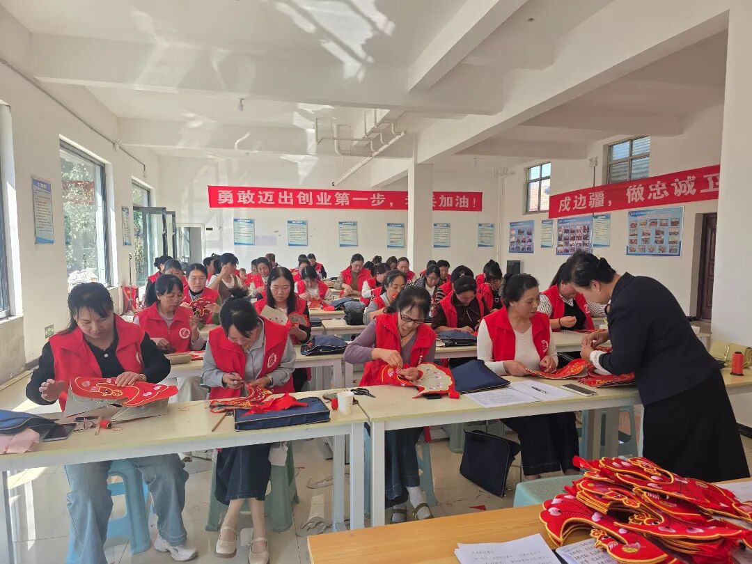 庆阳市正宁县妇联开展巾帼创业创新集市系列活动