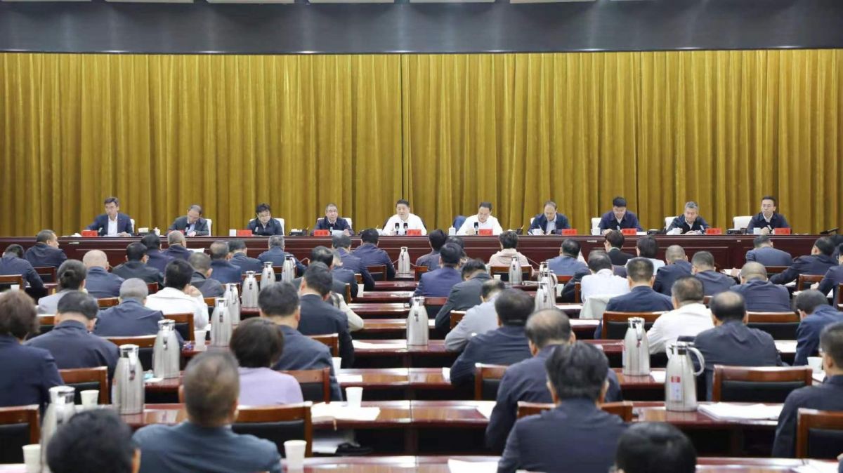 庆阳市召开“东数西算”工程建设推进会暨国家级零碳园区建设工作专题会议 周继军主持并讲话 胡志勇张爱胜安排有关工作 徐志强出席