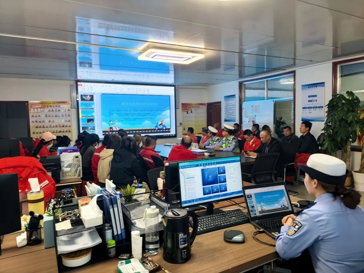 警企联动进危化企业 宁县公安拧紧道路运输“安全阀”