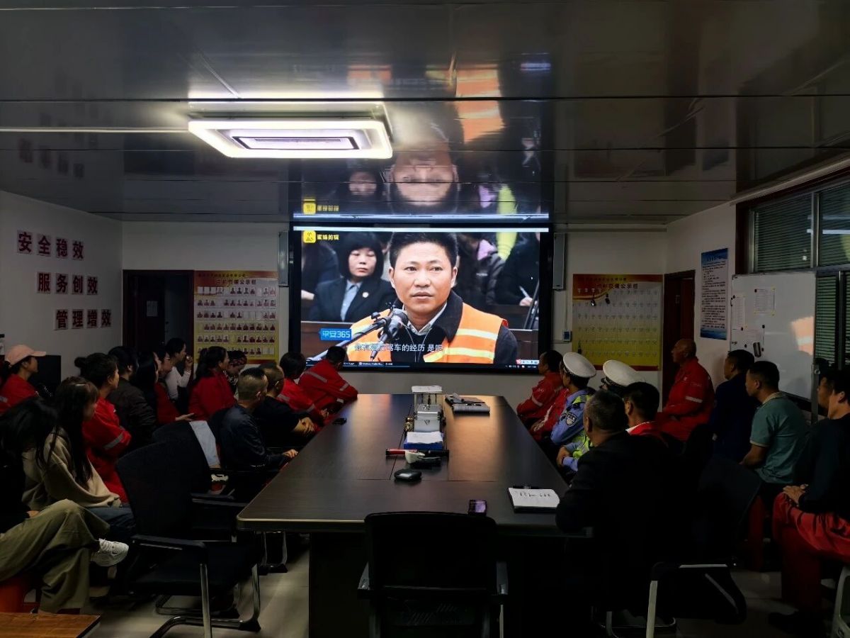 警企联动进危化企业 宁县公安拧紧道路运输“安全阀”