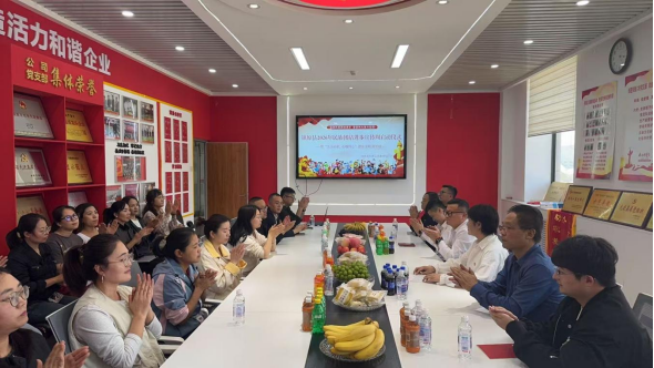 镇原县举行民族团结进步宣传周启动仪式暨“法治护航 石榴同心”进企业联谊活动
