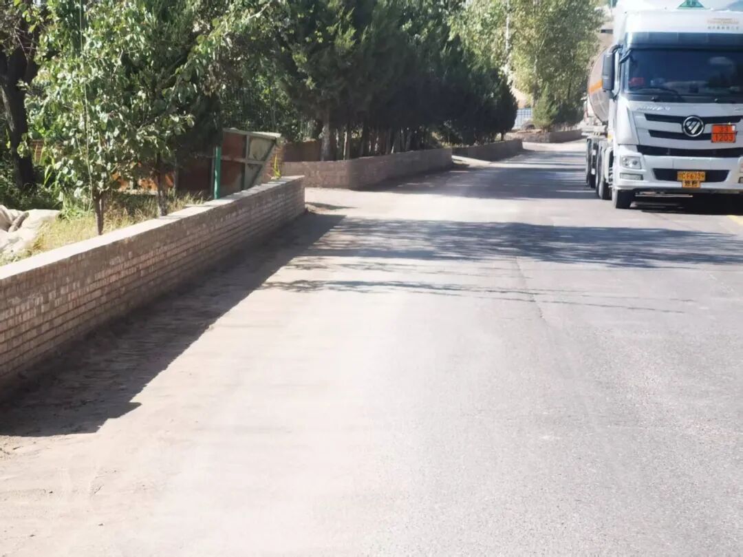 环县公路段推进“路肩不整、界限不清”专项整治