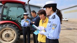 秋收安全进乡村 西峰公安护航丰收平安路