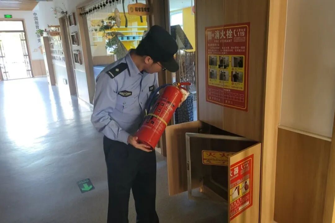 宁县公安全面筑牢秋季校园安全屏障