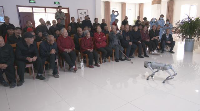 合水县科协科普大篷车志愿服务走进县养老服务中心