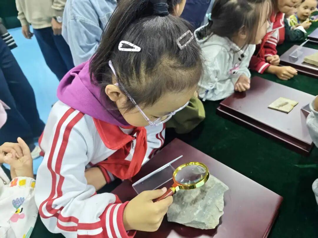 科普润童心——我院开展职工子女地质科普实践活动